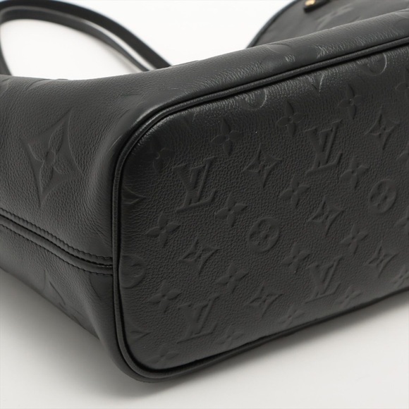 Louis Vuitton Neverfull Giant Monogram Empreinte MM in Black (Authentic) - Picture 5 of 15